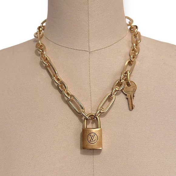 LOUIS VUITTON Padlock Necklace - Picture 5 of 6